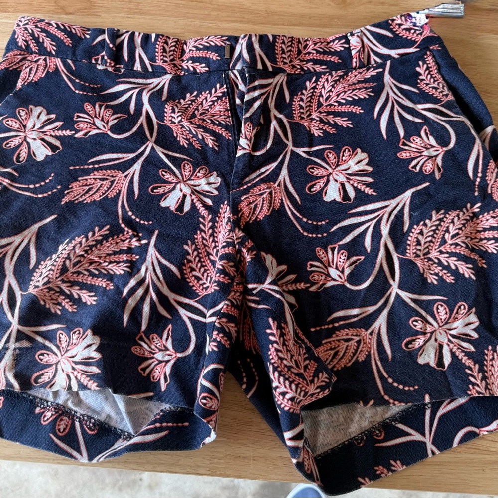 🔴 Banana Republic Navy Floral-Trim Women's Shorts